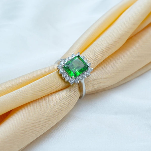 925 Silver Emerald Glow Ring