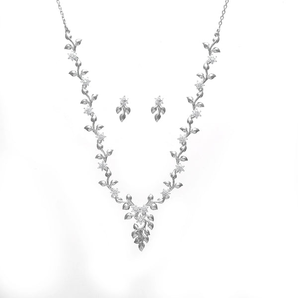 Tassya Floral Necklace Set – Graceful 925 silver jewellery set with floral motifs, ideal for festive and bridal elegance.
