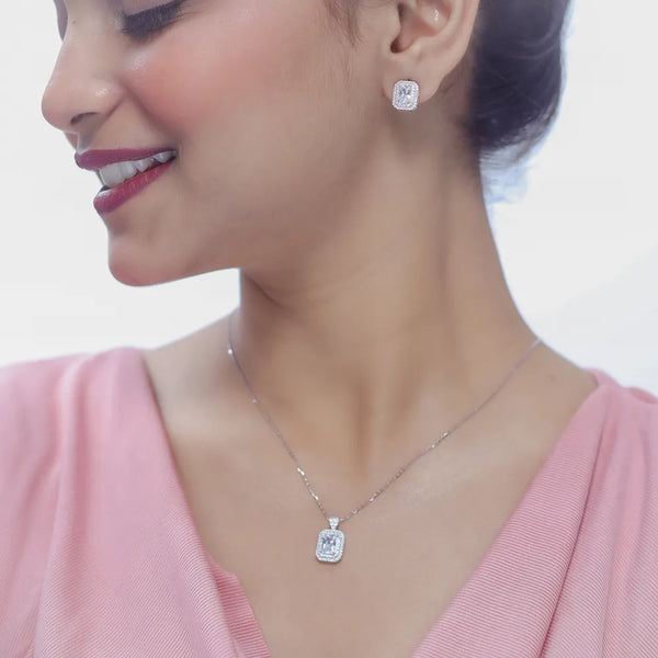 Crystal Crowned Chain Pendant Top