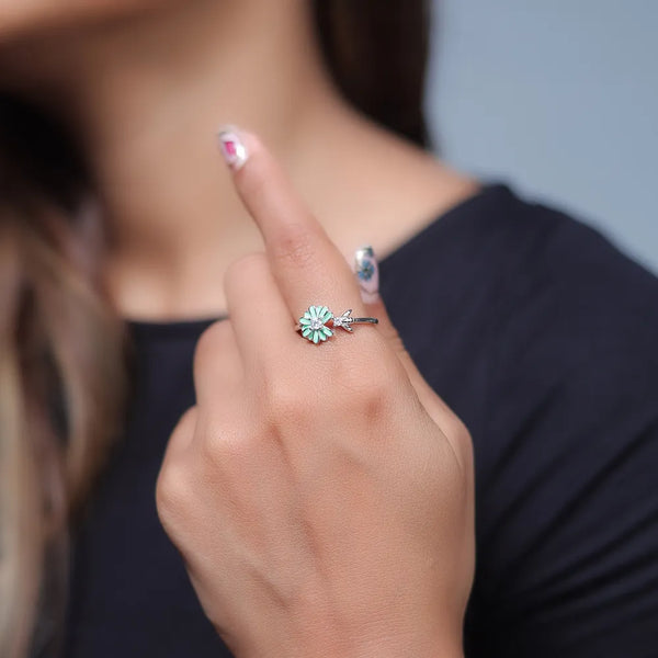 Silver Daisy Bee Ring