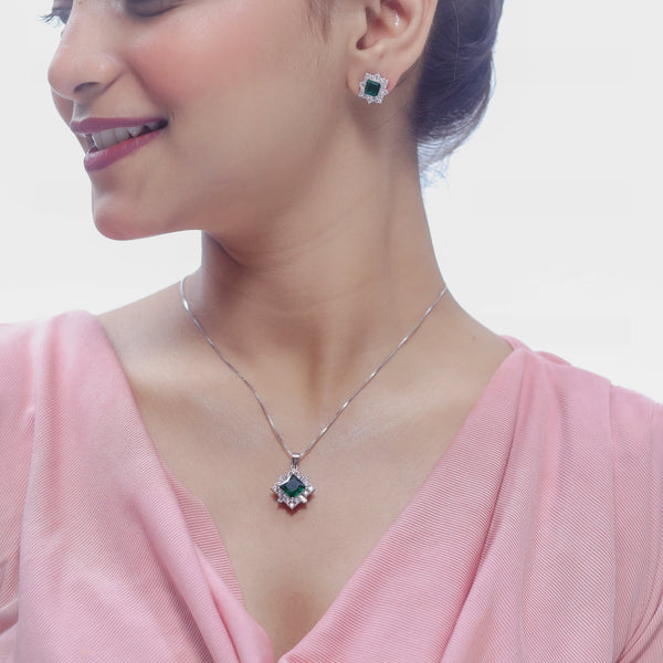 Green Stone Chain Pendant Top