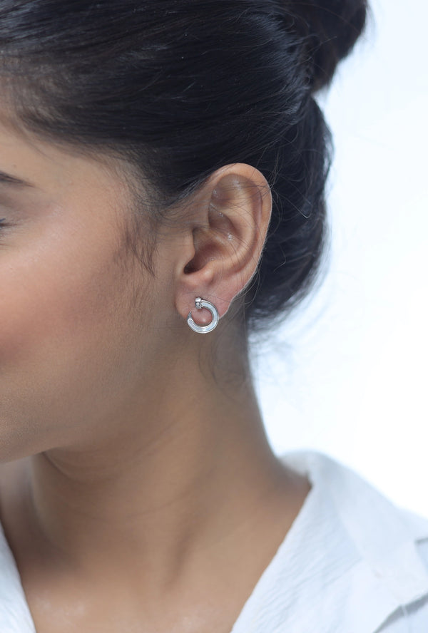 Silver Minimalist Curve Earrings