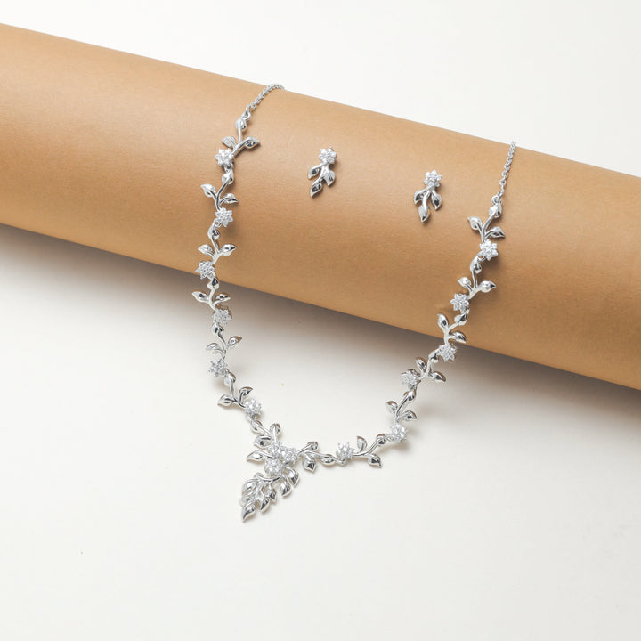 Tassya Floral Necklace Set – Graceful 925 silver jewellery set with floral motifs, ideal for festive and bridal elegance.