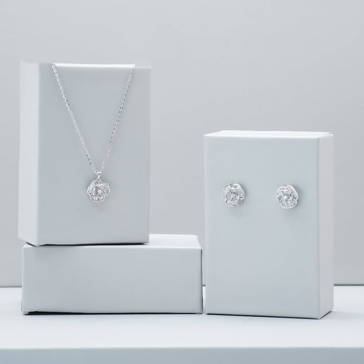 Tassya Blossom Sparkle Pendant – Dainty 925 silver chain with sparkling floral top, perfect for festive and feminine style.