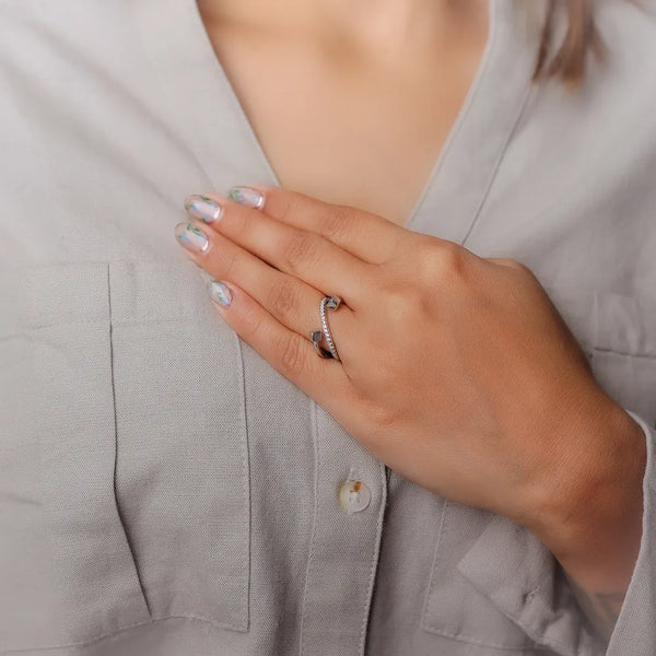 Tassya Contemporary Twist Silver Ring – Sleek 925 sterling silver design with a modern twist, perfect for daily elegance