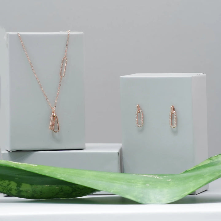 Tassya Rose Gold Link Pendant – Chic 925 silver chain with rose gold link design, perfect for modern and everyday elegance