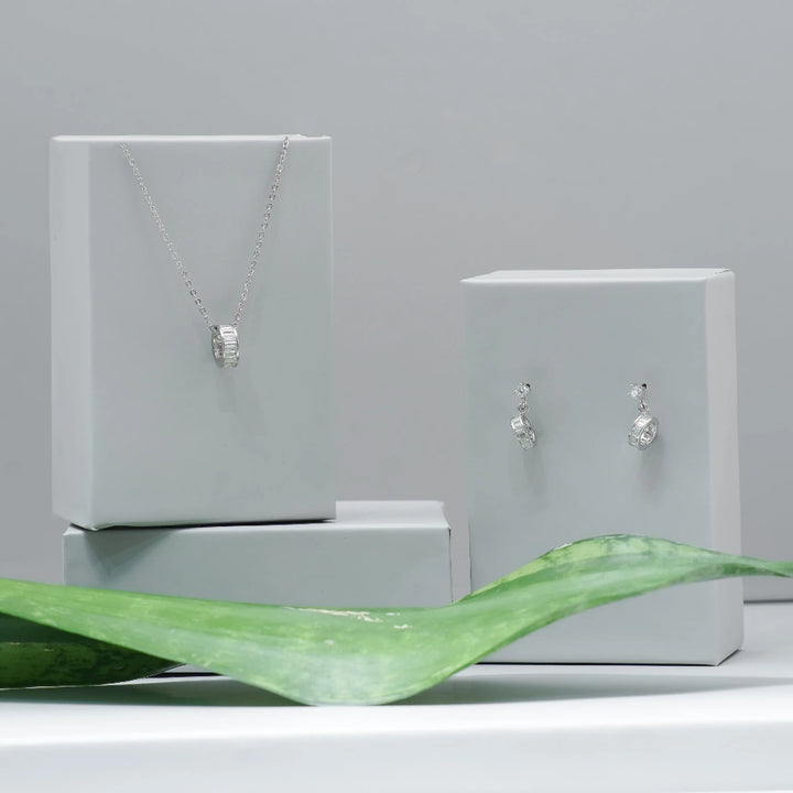 Tassya Silver Baguette Pendant – Classic 925 silver chain with baguette-cut stones, perfect for refined daily and party wear.
