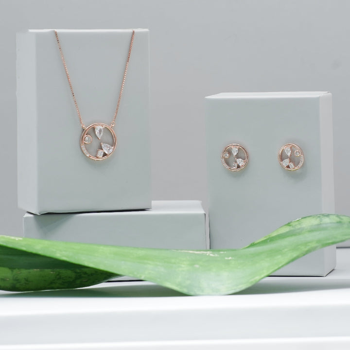 Tassya Rose Gold Circle Pendant – Elegant 925 silver chain with rose gold circle charm, ideal for chic everyday elegance