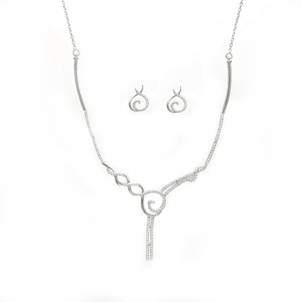 Graceful silver swirl necklace set in 925 sterling silver by Tassya Silver – a touch of elegance for every outfit.