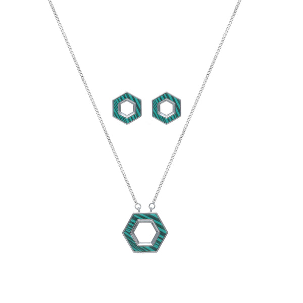 Tassya Green Emerald Hexagon Pendant – 925 silver chain with hexagon-cut green stone, perfect for bold and elegant styling.