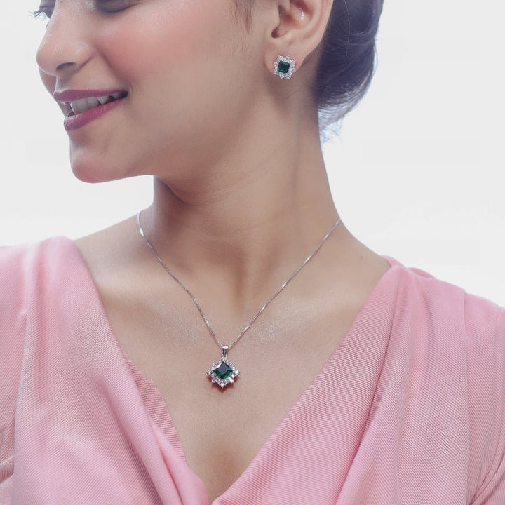 925 Sterling Silver Green Stone Chain Pendant Top for Women - tassyasilver.com