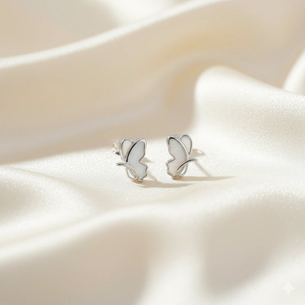 Silver Flutterby Pearl Studs