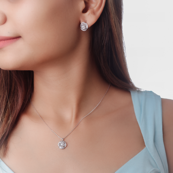 Tassya Blossom Sparkle Pendant – Dainty 925 silver chain with sparkling floral top, perfect for festive and feminine style.