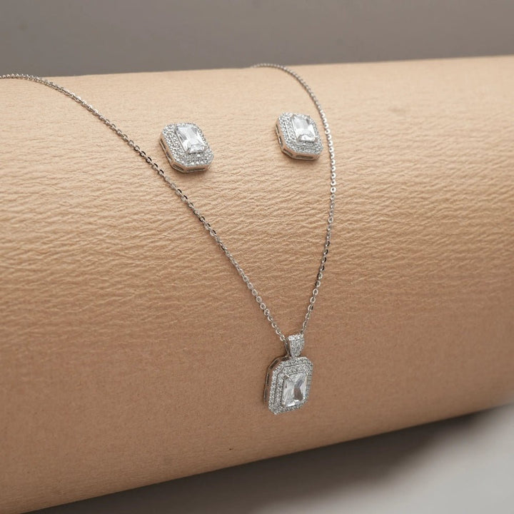Crystal Crowned Chain Pendant Top - tassyasilver.com