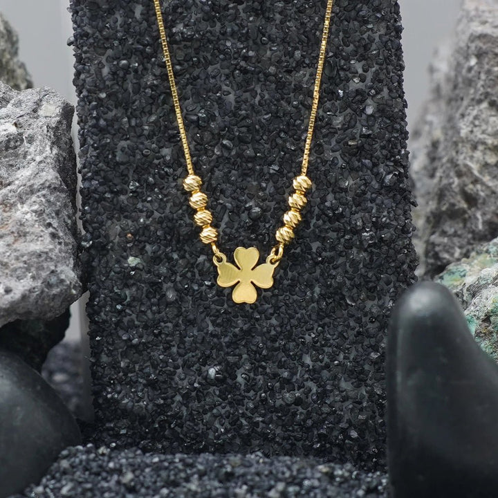 Golden Clover Chain Pendant - tassyasilver.com