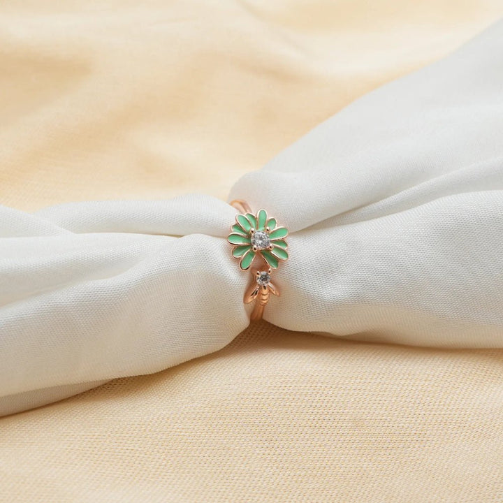 Rose Gold Green Daisy Bee Ring - tassyasilver.com