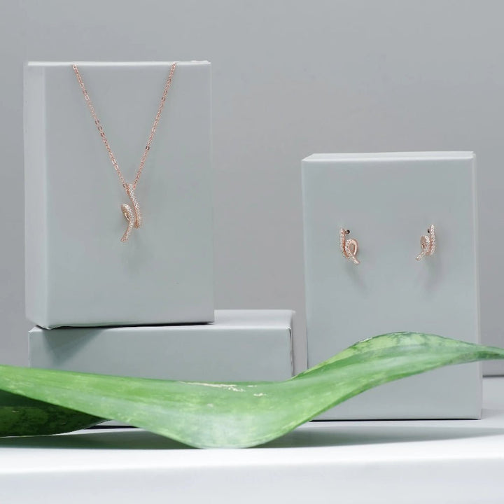 Rosegold Wavy Sparkle Chain Pendant Top - tassyasilver.com
