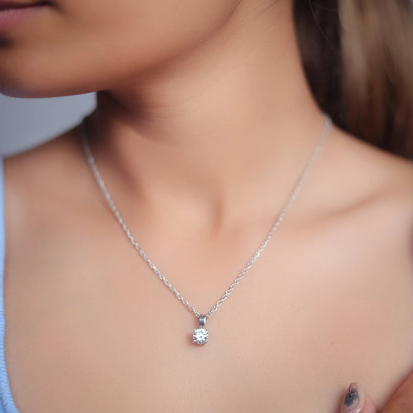 Silver Elegant Solitaire Round Chain pendant - tassyasilver.com