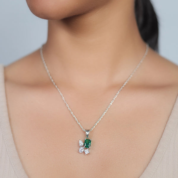 Silver Emerald Green Bloom Chain Pendant - tassyasilver.com