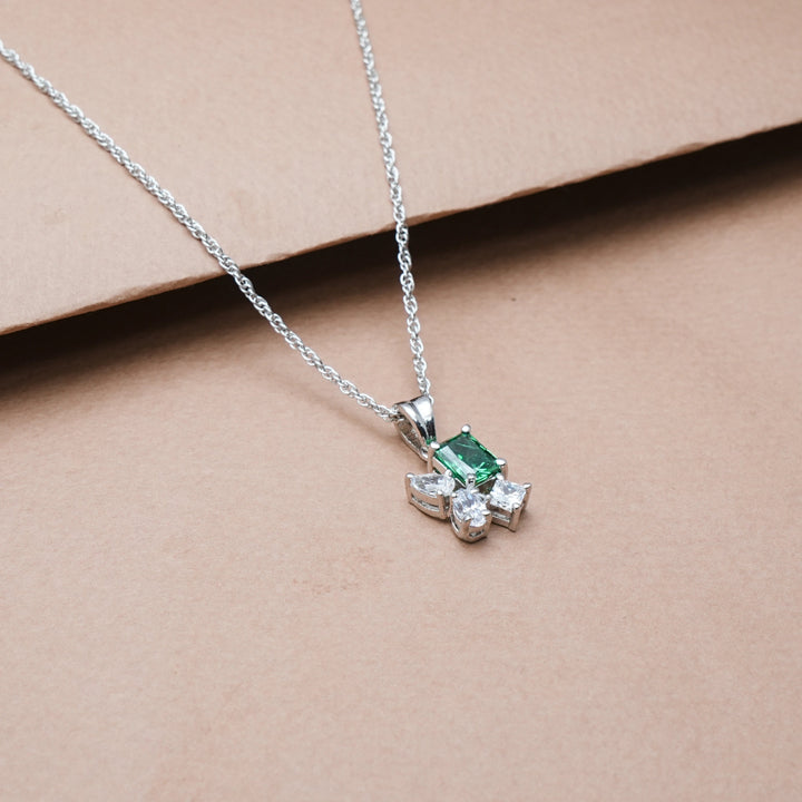 Silver Emerald Green Bloom Chain Pendant - tassyasilver.com