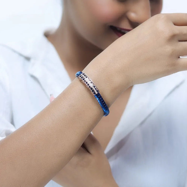 Tassya Silver Heart Grid Link Cuff for women