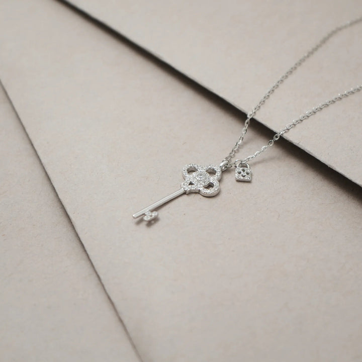 Silver Sparkling Key Chain Pendant - tassyasilver.com
