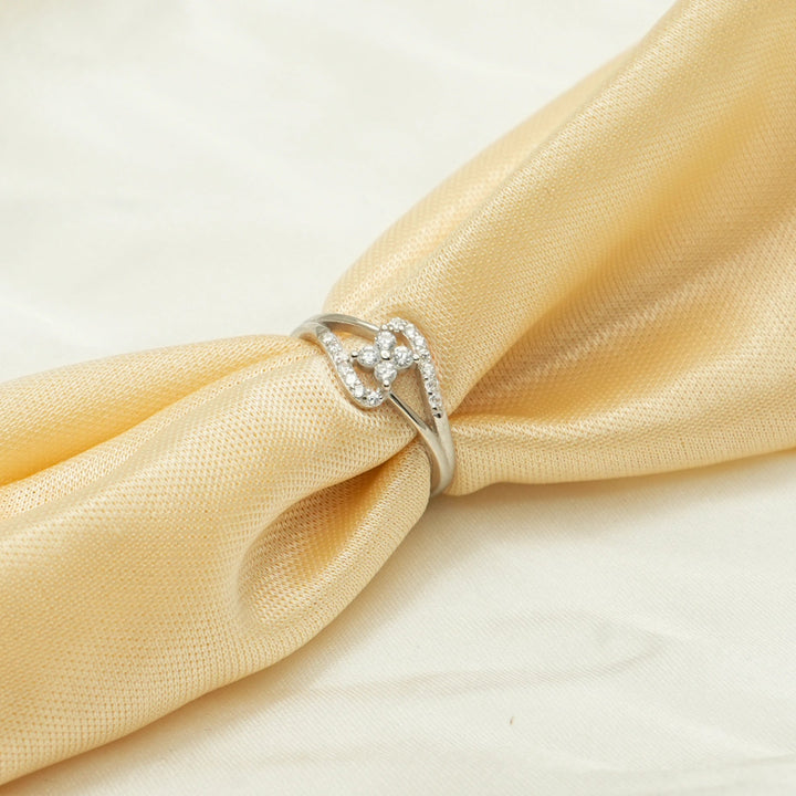 Silver Twinkle Bloom Ring - tassyasilver.com