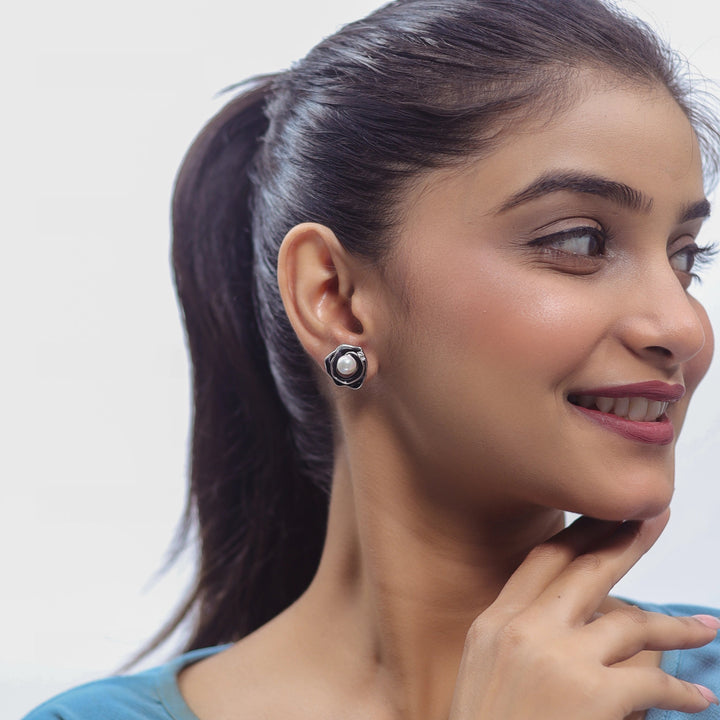 Velvet Rose Pearl Studs - tassyasilver.com